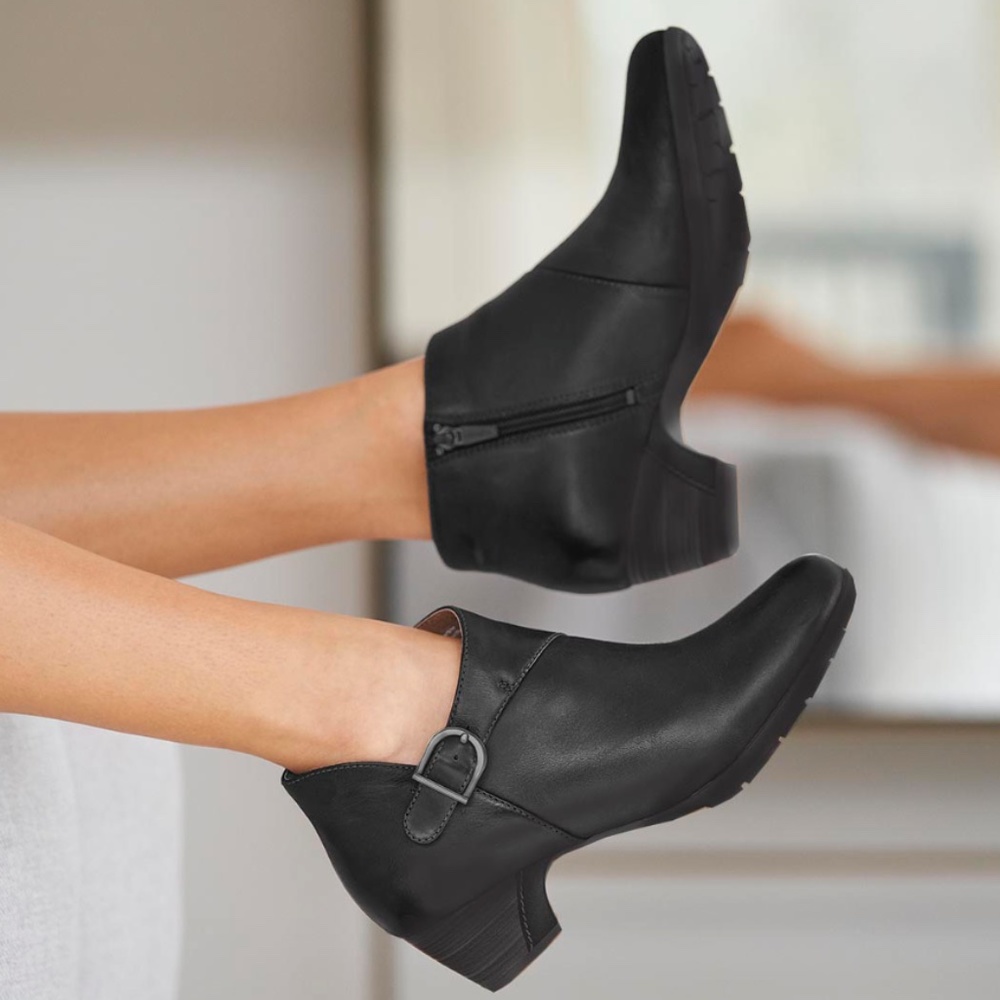 Dansko Darbie bootie black 39